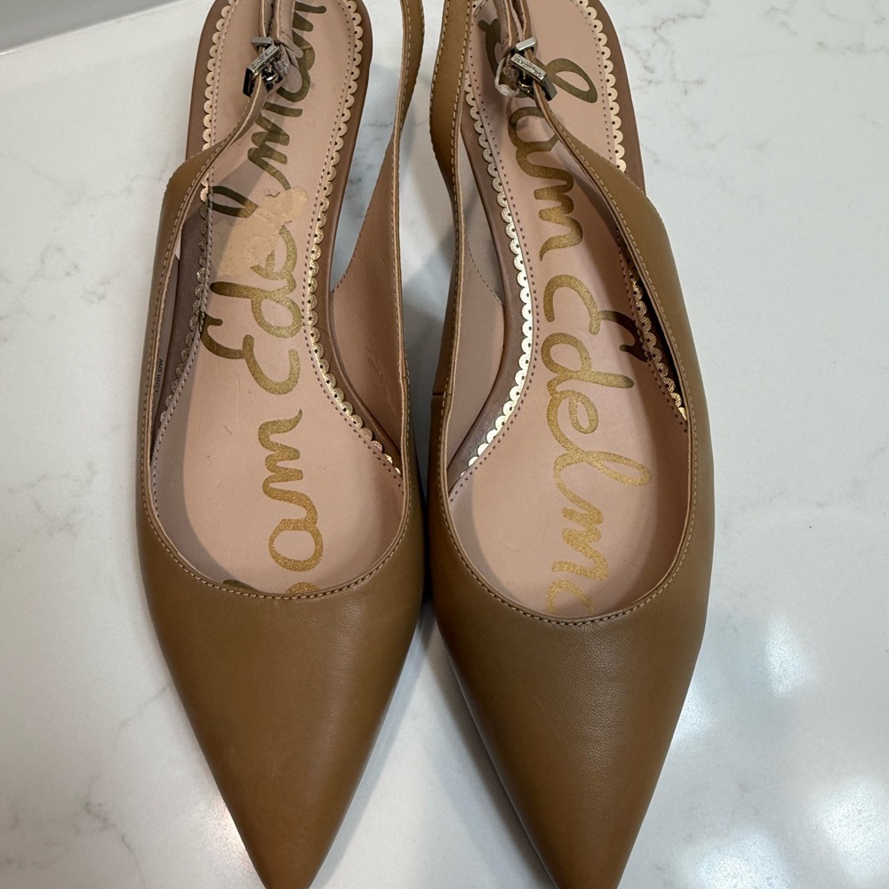 Sam Edelman Women's neutral tan Leather Pointed sling back kitten heels.